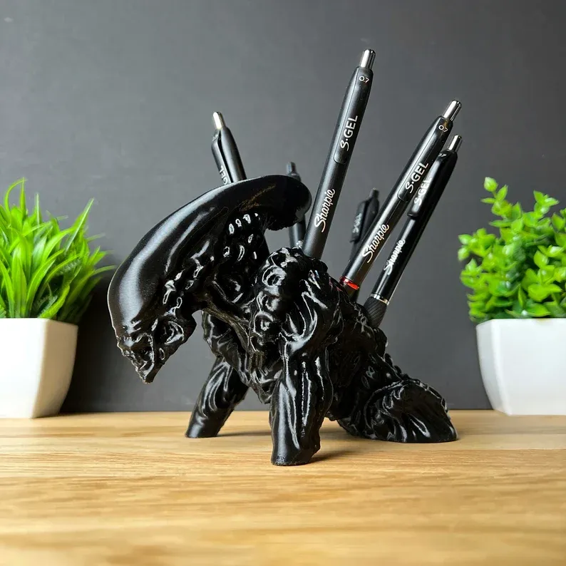 alien-pen-holder-review