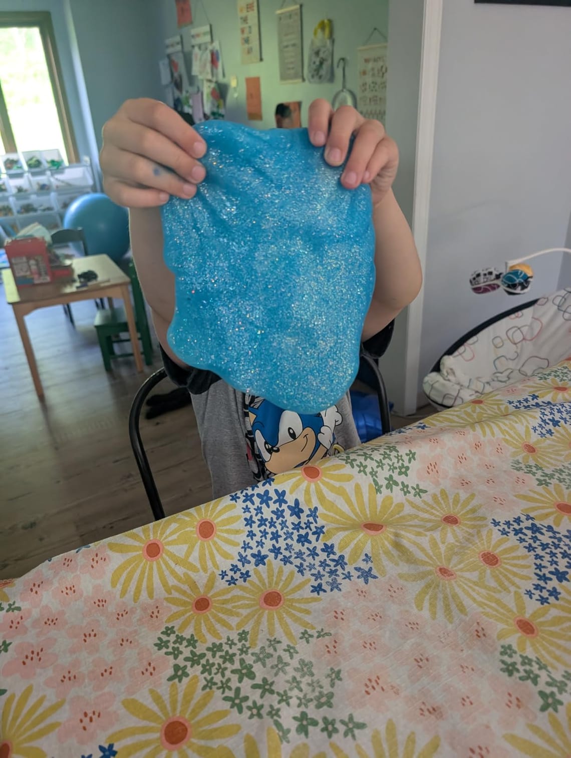 Amazon Basics Glitter Glue Review: A Dad's Mess-Free Test