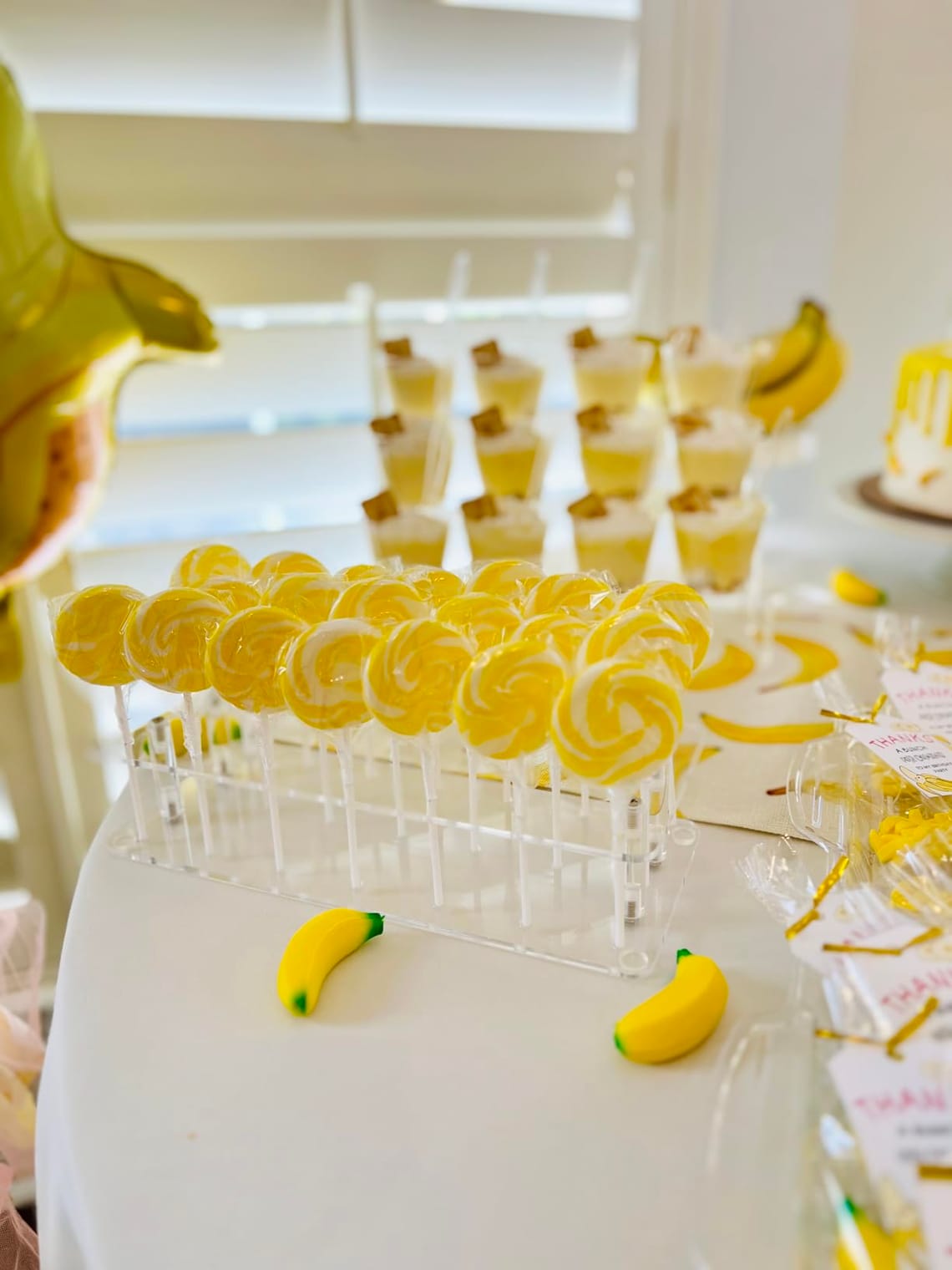 Gold Swirl Lollipops Review: Party Savior or Pretty Dud?