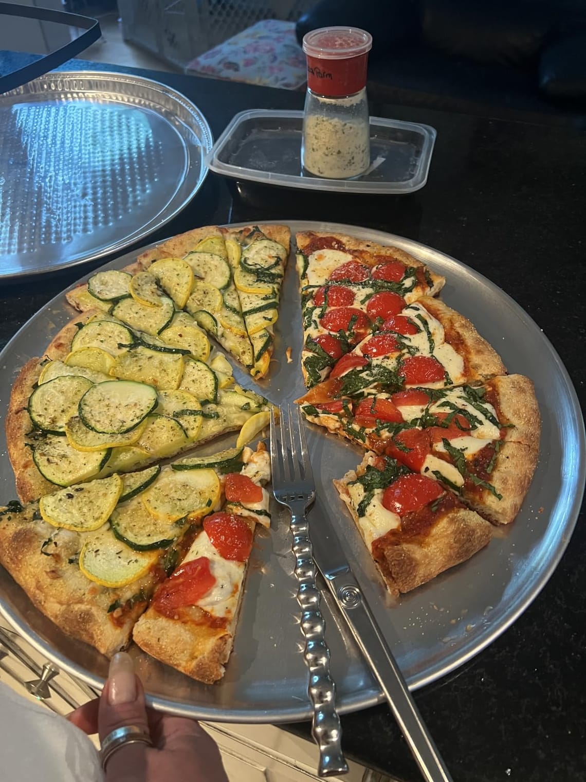 KitchenStar Pizza Rocker Review: The End of Messy Slices?