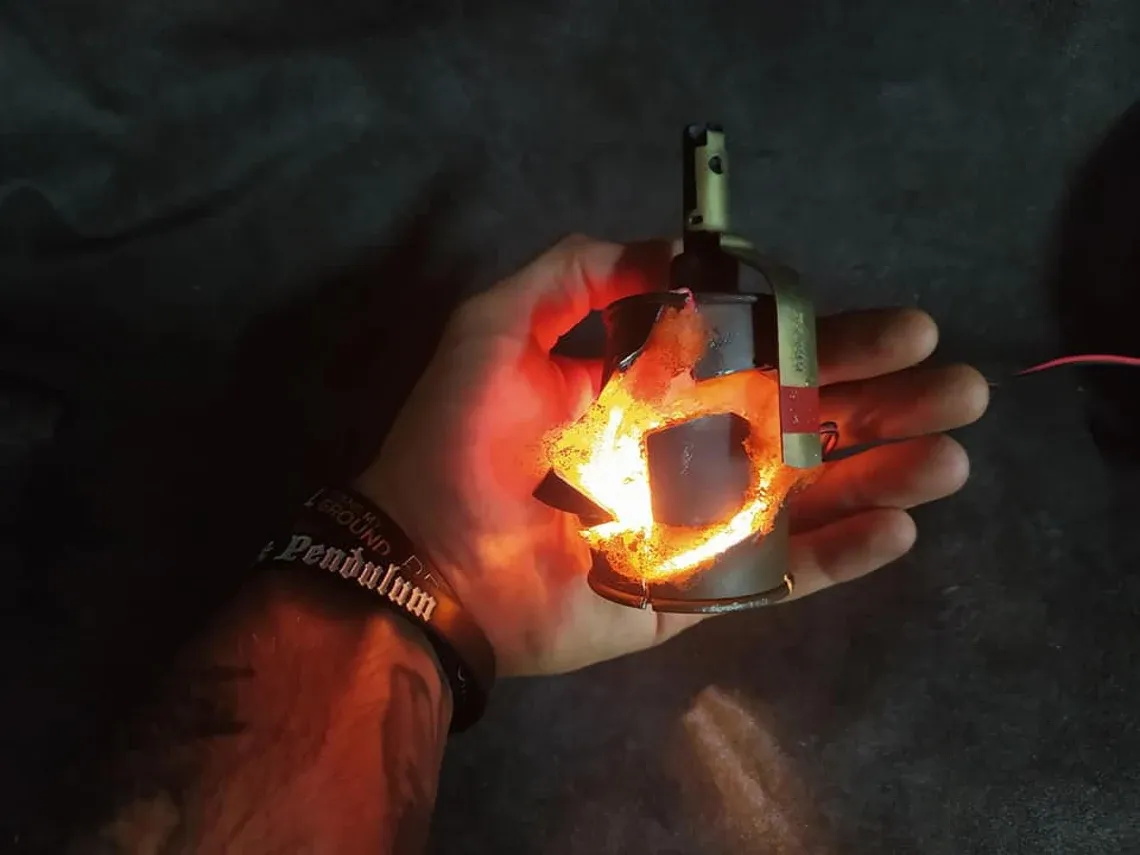 Is This Grenade Lamp a Gimmick or a Masterpiece?