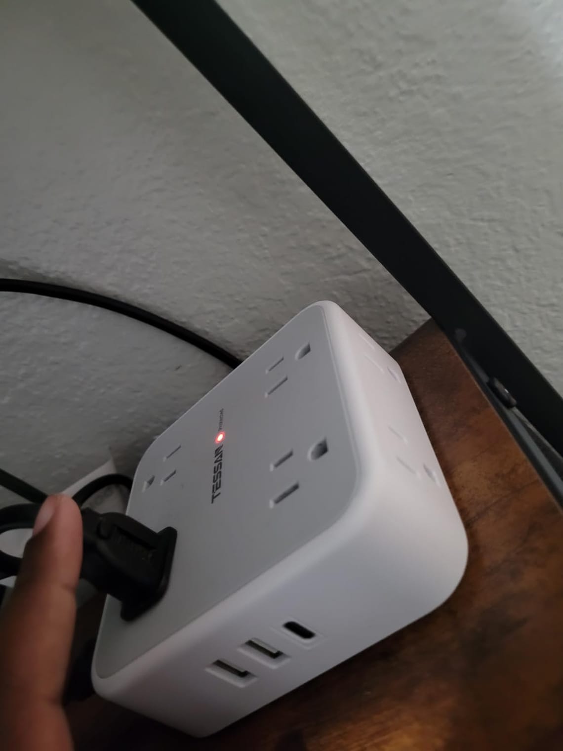 Can This $20 Power Strip Actually Fix Your Messy Desk?