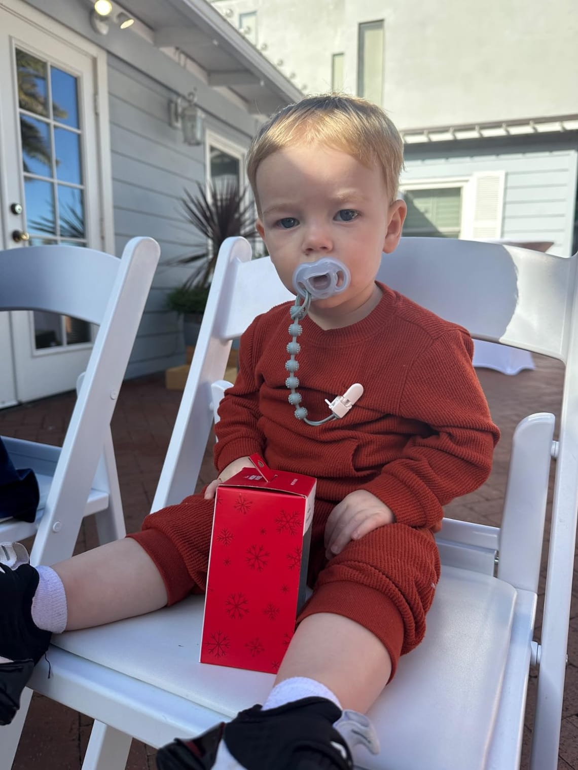 Eascrozn Pacifier Clip Review: A New Dad's Lifesaver?