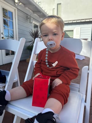 Eascrozn Pacifier Clip Review: A New Dad's Lifesaver?